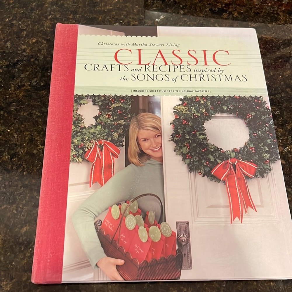 Christmas with Martha Stewart Living Volume 6 Oxmoor House faded linen spine